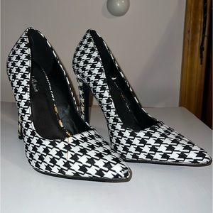 Michael Antonio Houndstooth Pumps Size 6